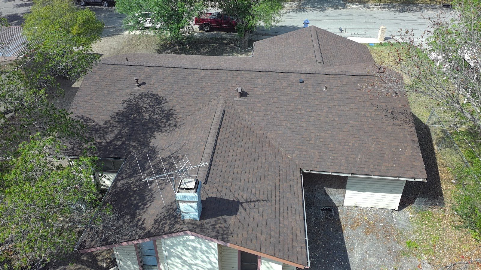 Completed roof - aerial view of Gelatt residence by Zooby